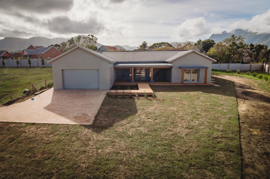 4 Bedroom Property for Sale in Blanco Western Cape